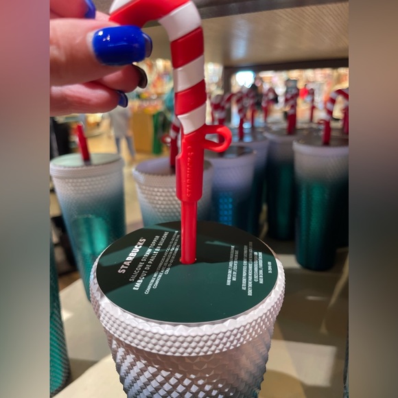 New!! 2023 Disney Starbucks Holiday Tumbler - Picture 4 of 4